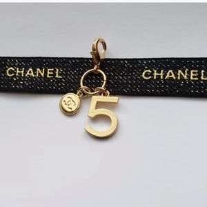 100% Authentic CHANEL Cosmetics Limited Edition Holiday Double Charm 5 P…
